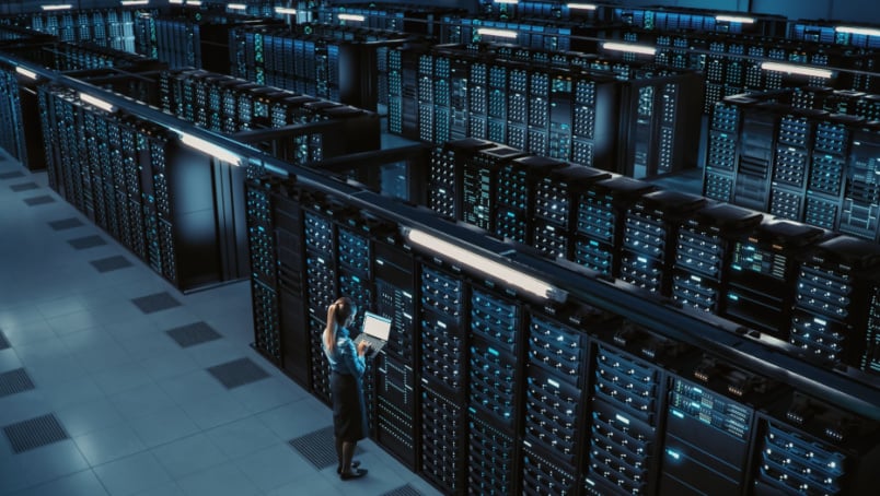 データセンターとはサーバー機器の設置・運用を担う施設！料金やメリット・デメリットを解説