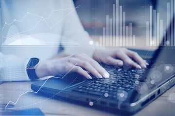 データ活用がビジネスにもたらすメリットや活用時のポイントなどを解説